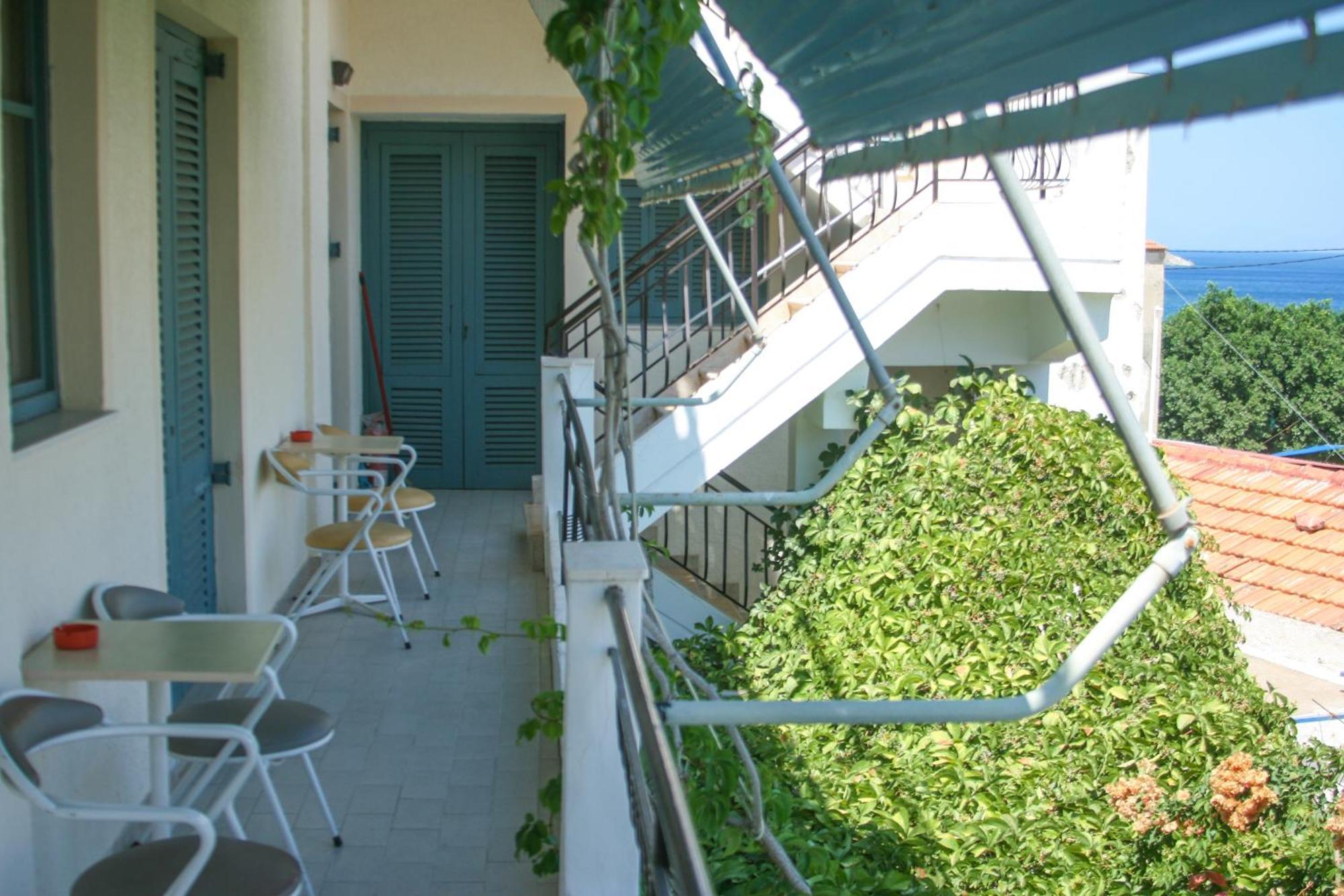 George * Livadia (Tilos)